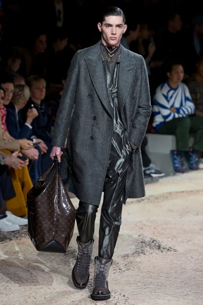Look 46